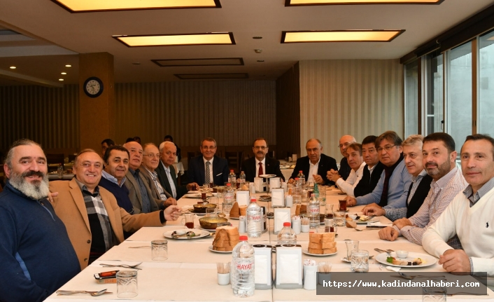 Başkan Zihni Şahin, iş adamlarına seslendi 'Elimizi taşın altına koyduk'