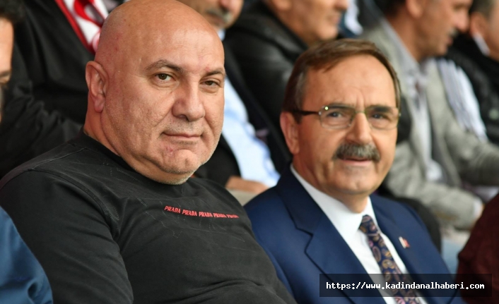 Başkan Zihni Şahin'den YILPORT HOLDİNG'e kutlama