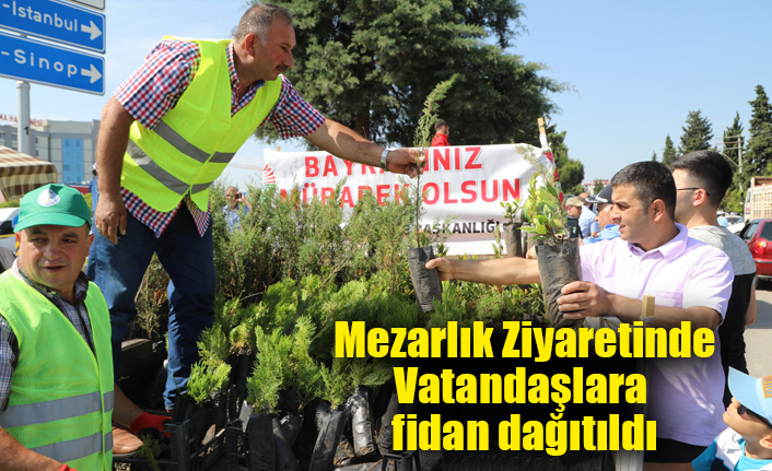 İlkadım'da Mezarlık Ziyareti Yapan Vatandaşlara Ücretsiz Fidan Dağıtıldı