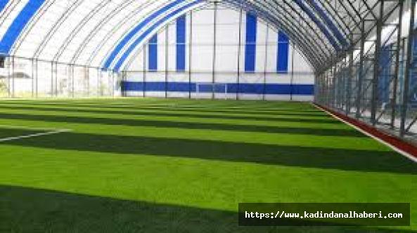 USTA KAPATILAN HALI SAHALARI GÜNDEME GETİRDİ