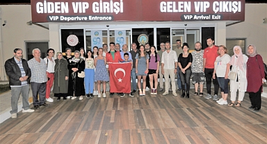 Samsunlu milli sporcu Furkan Büyükgöze havalimanında karşılandı
