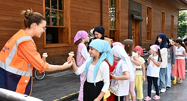 Terme Belediyesi'nden çocuklara dondurma ikramı