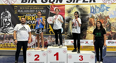 İlkadımlı sporcular Bitlis'ten madalyayla döndü