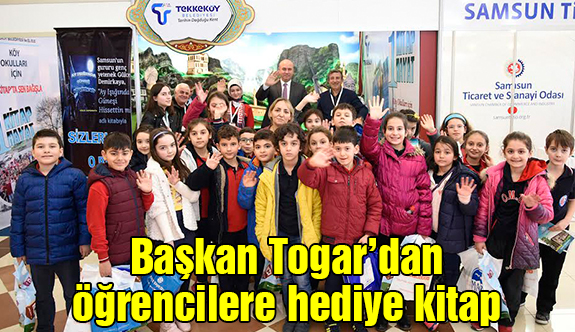 Başkan Togar'dan öğrencilere hediye kitap
