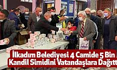İlkadım Belediyesi 4 Camide 5 Bin Kandil Simidini Vatandaşlara Dağıttı