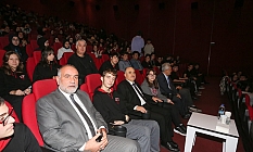 Vali Dağlı İle Başkan Sandıkçı Öğrencilerle Filmi İzledi