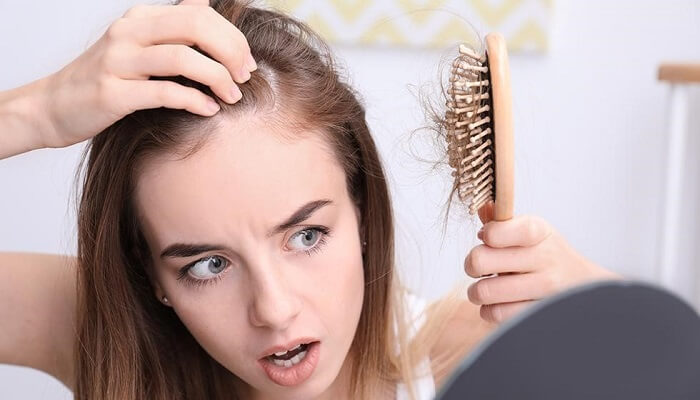 Kadınlarda Saç Dökülmesinin 10 Sebebi - 1