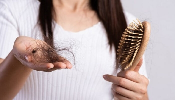 Kadınlarda Saç Dökülmesinin 10 Sebebi - 3